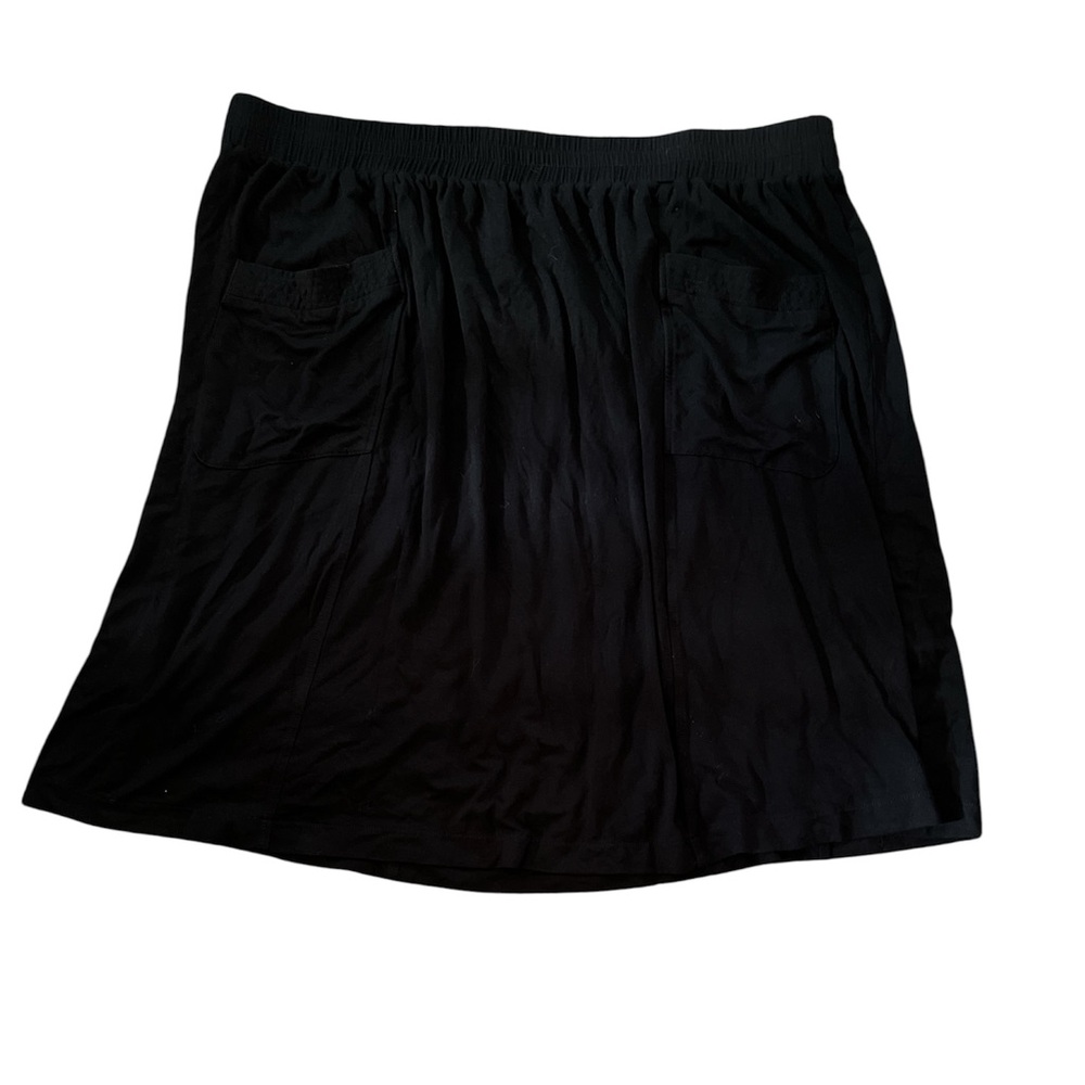 Black Knit A-Line Skirt with Front Pockets